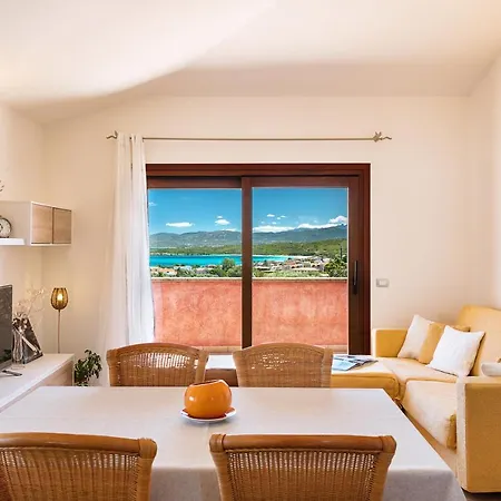 Homey Experience - Terrace Sea View דירה אולביה